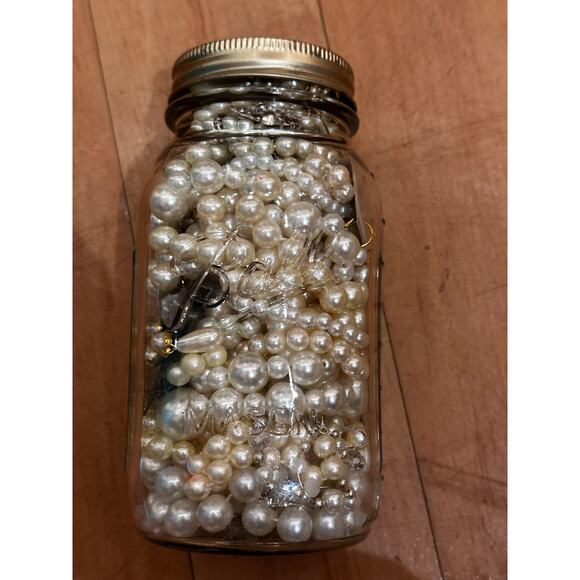 Mystery Jewelry Jar Large Jar Classic Pearls Victorian Castlecore 30 Pieces - Picture 3 of 10